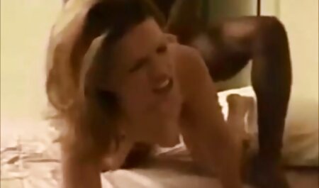 アンジェリカレイヴンとリビングルームのソファの上 セックス 無料 動画 女性