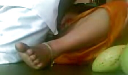 赤ちゃんは彼女の体を撫でた 女の子 の ため の エッチ 動画 無料